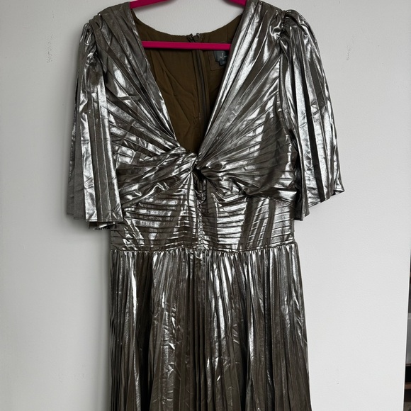 NWT Anthropologie Short-Sleeve Metallic Cutout Midi Dress In Silver Size XL - Picture 6 of 8